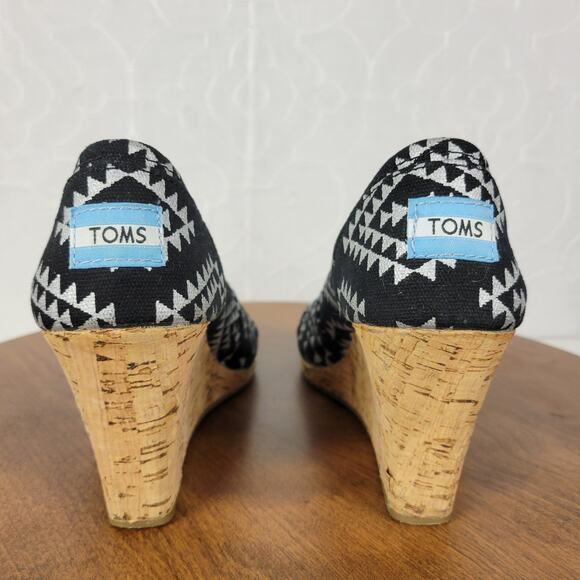 TOMS Reina Tribal Wedge 8 Black White Canvas Peep Toe Cork Heel Slip On Cushion - Picture 4 of 13